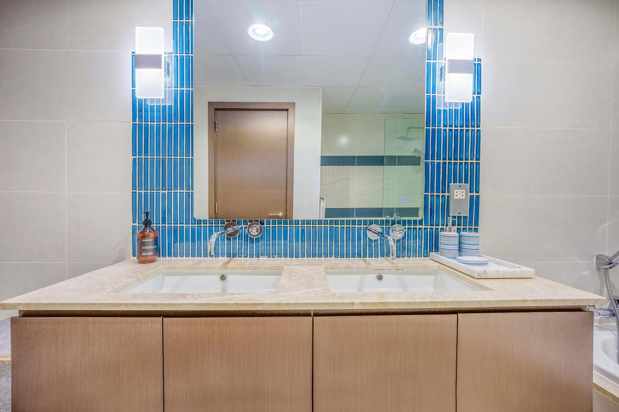 Apartment Upscale 3br - Oceana Residences - Beachfront Bliss Dubai