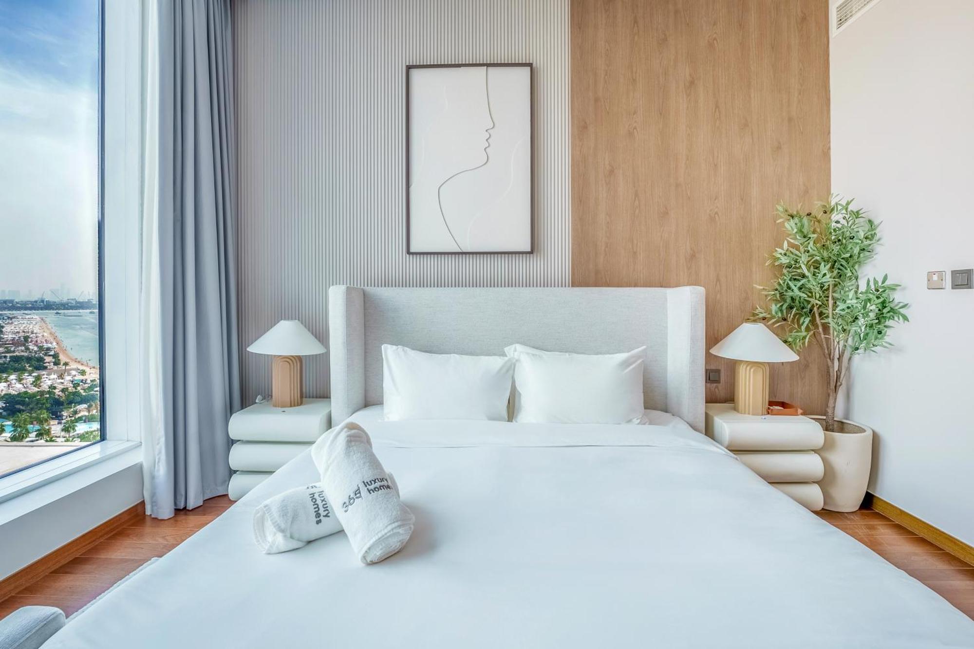 Apartment Upscale 3br - Oceana Residences - Beachfront Bliss *